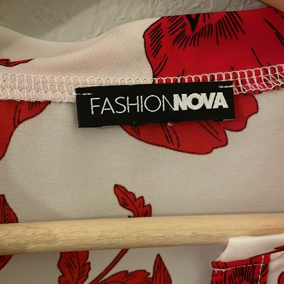 Fashion nova top - Picture 2 of 4